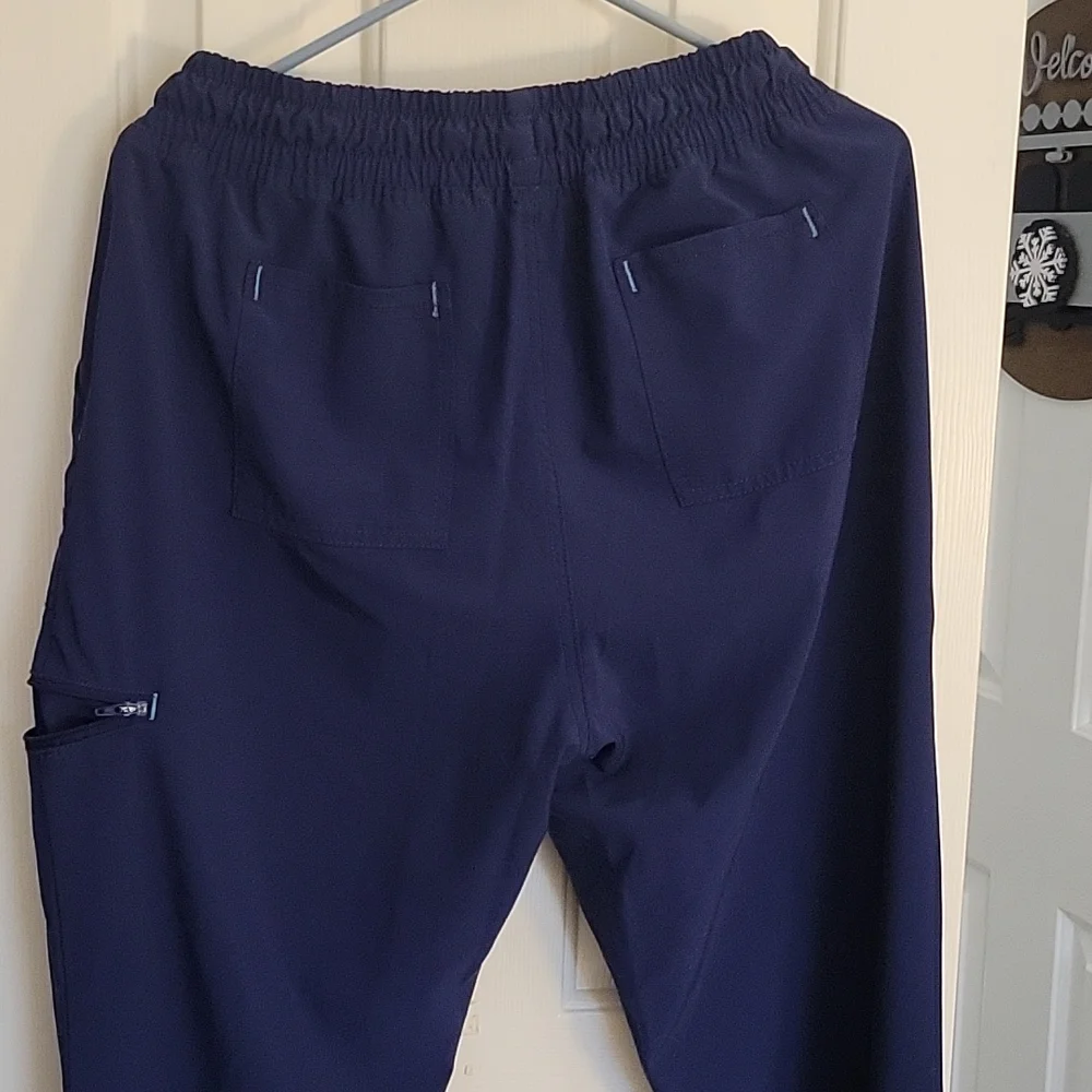 Scrub Set - Picture 6 of 7